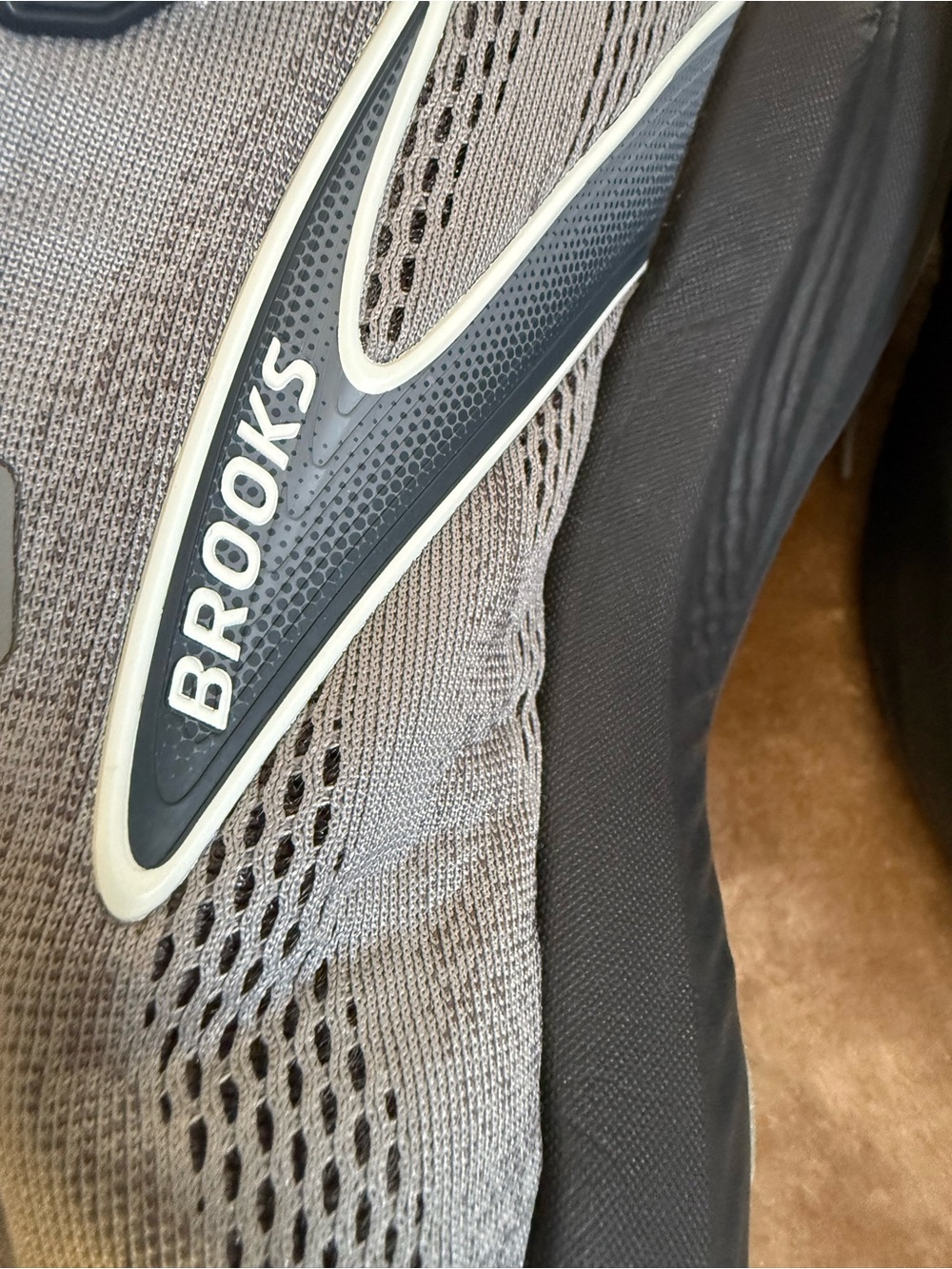 Brooks Glycerin 22 Men’s Gray and Black Glycermin Running Shoes - Picture 7 of 8